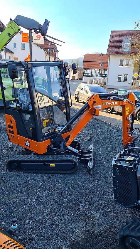 Hitachi ZX19-6 2,0t mit Verstellfahrwerk, Schwenkmotor/PowerTilt und Schnellwechsler MS03 - auch zur Miete!