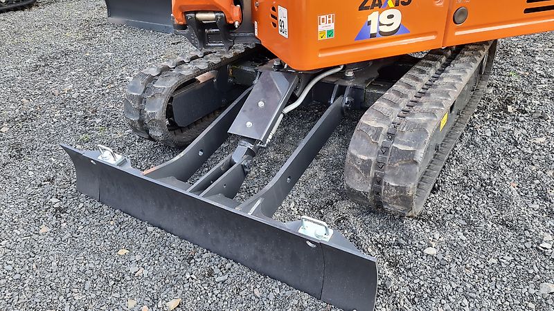 Hitachi ZX19-6 2,0t mit Verstellfahrwerk, Schwenkmotor/PowerTilt und Schnellwechsler MS03 - auch zur Miete!