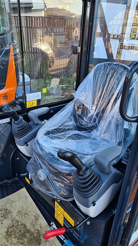 Hitachi ZX19-6 2,0t mit Verstellfahrwerk, Schwenkmotor/PowerTilt und Schnellwechsler MS03 - auch zur Miete!