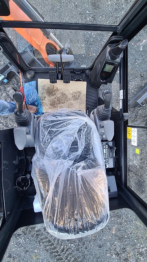 Hitachi ZX19-6 2,0t mit Verstellfahrwerk, Schwenkmotor/PowerTilt und Schnellwechsler MS03 - auch zur Miete!