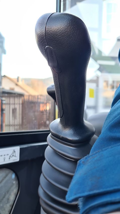 Hitachi ZX19-6 2,0t mit Verstellfahrwerk, Schwenkmotor/PowerTilt und Schnellwechsler MS03 - auch zur Miete!