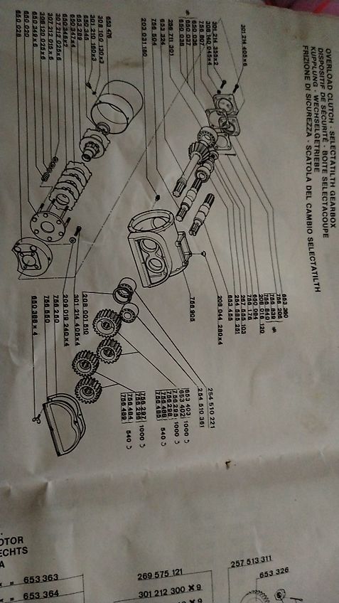 Howard Howard HR40-255 Serien Nr 040E00 Howard Semavator 255 cm Arbeitsbreite mit aufgebauter Drillmaschine 420mm Pakerwalze zur Saatgutfixierung