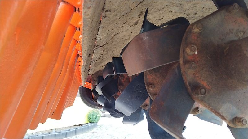 Howard Howard HR40-255 Serien Nr 040E00 Howard Semavator 255 cm Arbeitsbreite mit aufgebauter Drillmaschine 420mm Pakerwalze zur Saatgutfixierung