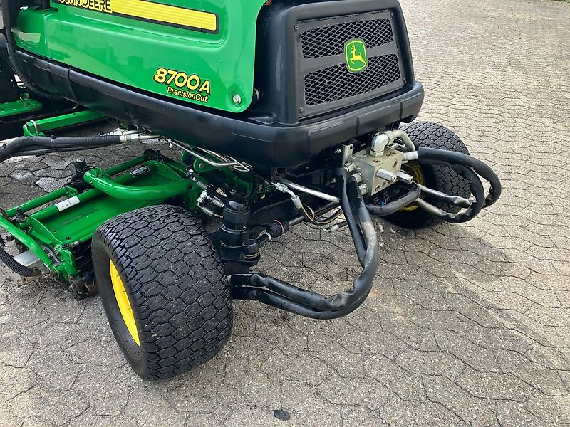 John Deere 8700 A