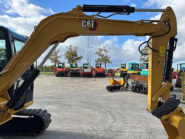 Caterpillar 305.5E2