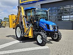 New Holland Boomer 3050 met Bos Maaiarm