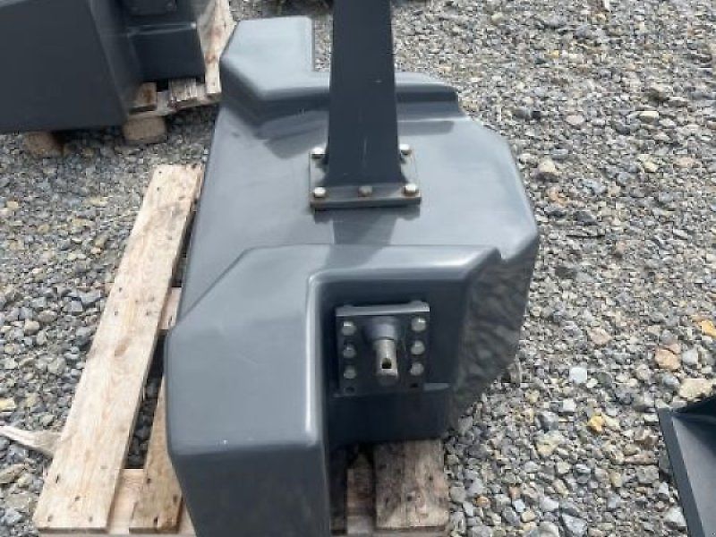 Fendt GEWICHT 1800 KG #A007