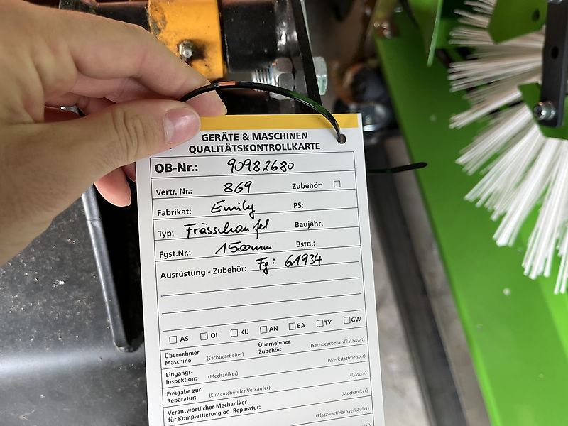 Emily Frässchaufel 1,5m mit Auto-Quick Werkzeugseitig