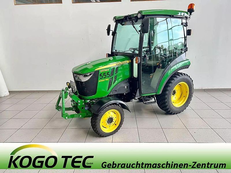 John Deere 2038R