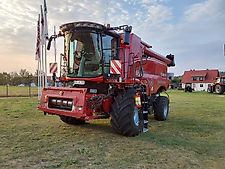 Case IH Axial-Flow 6150 inkl. Schneidwerk 7,62 m und Wagen