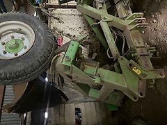 Dowdeswell Triple Bed Ridger, Hydraulic folding