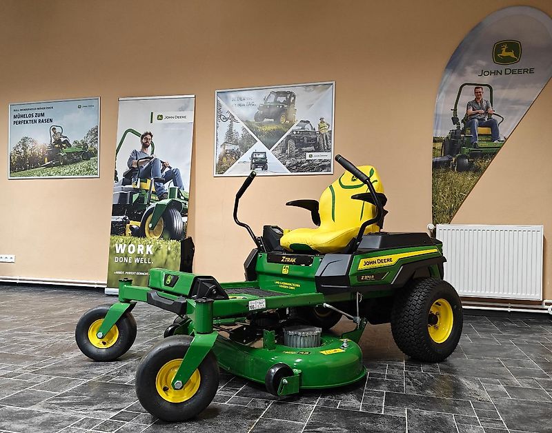 John Deere Z370R electric