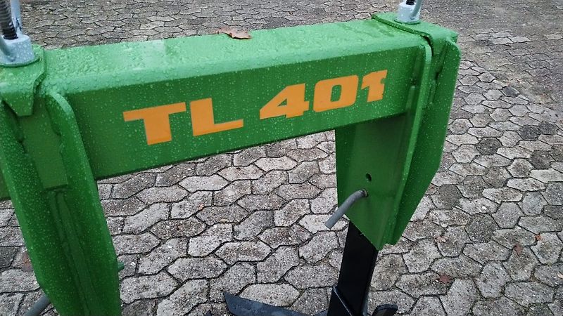 Amazone Amazone Amazone TL 401 Tiefenlockerer 450 cm Arbeitsbreite 6 Grubberstiele mit 75 cm Reihenabstand Arbeitstiefe bis über 100 cm mit Drehspindeln ideal für 75 cm Reihenkulturen zur Lockerung von Pflugsohlen Verdichtungen Frontgrubber Vorbaugrubber