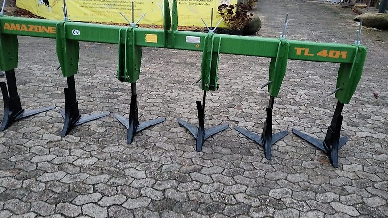 Amazone Amazone Amazone TL 401 Tiefenlockerer 450 cm Arbeitsbreite 6 Grubberstiele mit 75 cm Reihenabstand Arbeitstiefe bis über 100 cm mit Drehspindeln ideal für 75 cm Reihenkulturen zur Lockerung von Pflugsohlen Verdichtungen Frontgrubber Vorbaugrubber