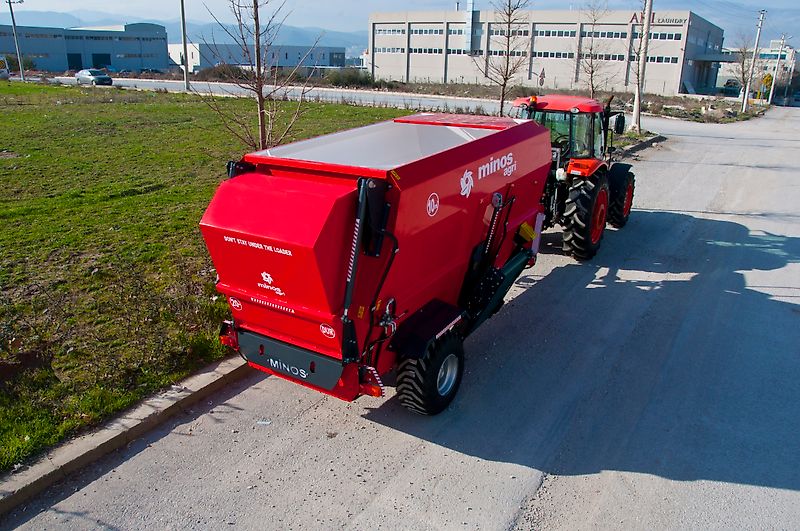 Minos Agri Futtermischwagen T-YYKM 10