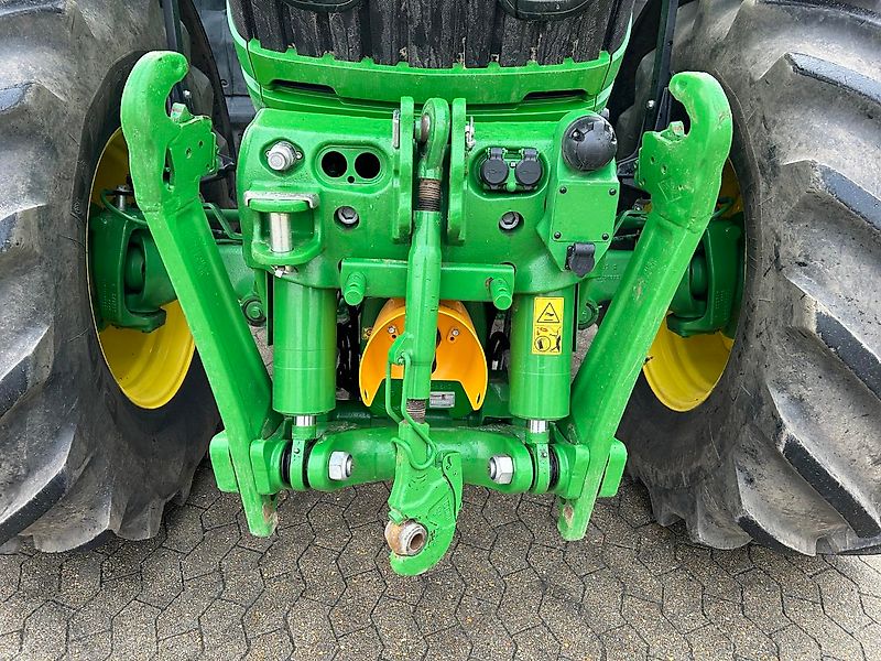 John Deere 6R 250