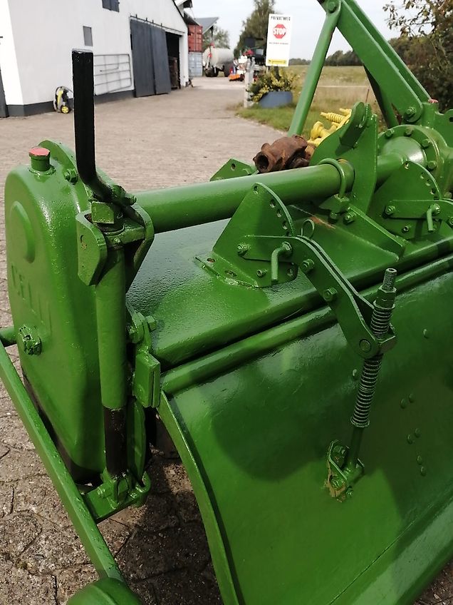 Celli Celli Bio Bodenfräse Keine Maschio Bodenfräse 200cm Celli Modell E 205 cm Arbeitsbreite Frässmesser 100% seitliche Stützräder zur exakten Arbeitstiefeneinstellung Fremdkörpersicherung über Lamellenkupplung