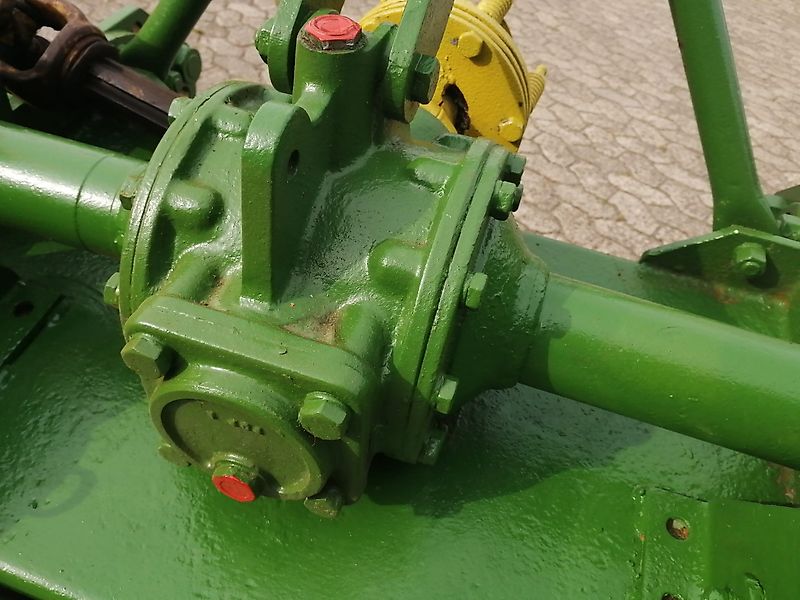 Celli Celli Bio Bodenfräse Keine Maschio Bodenfräse 200cm Celli Modell E 205 cm Arbeitsbreite Frässmesser 100% seitliche Stützräder zur exakten Arbeitstiefeneinstellung Fremdkörpersicherung über Lamellenkupplung