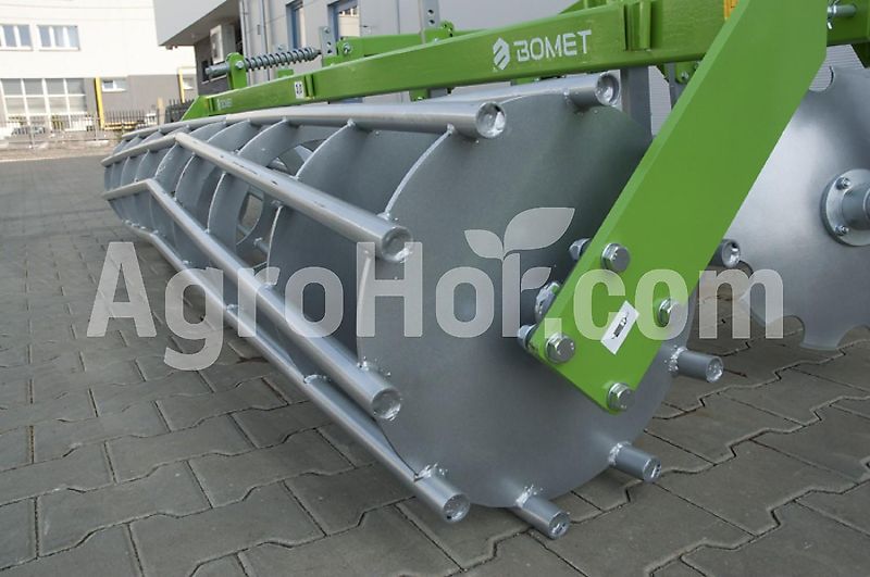 Bomet U865 / Aggregat zur Stoppelbearbeitung mit einer Walze 180-380 cm