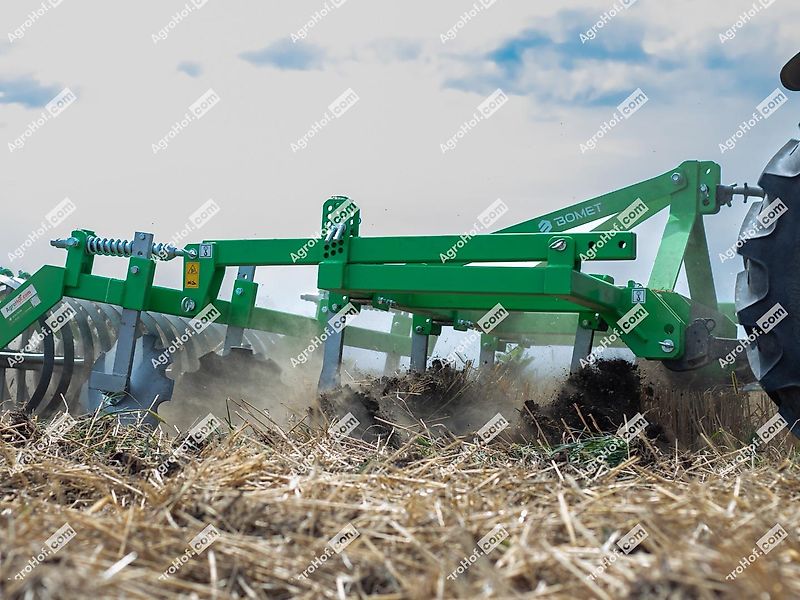 Bomet U865 / Aggregat zur Stoppelbearbeitung mit einer Walze 180-380 cm