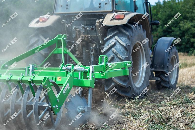 Bomet U865 / Aggregat zur Stoppelbearbeitung mit einer Walze 180-380 cm