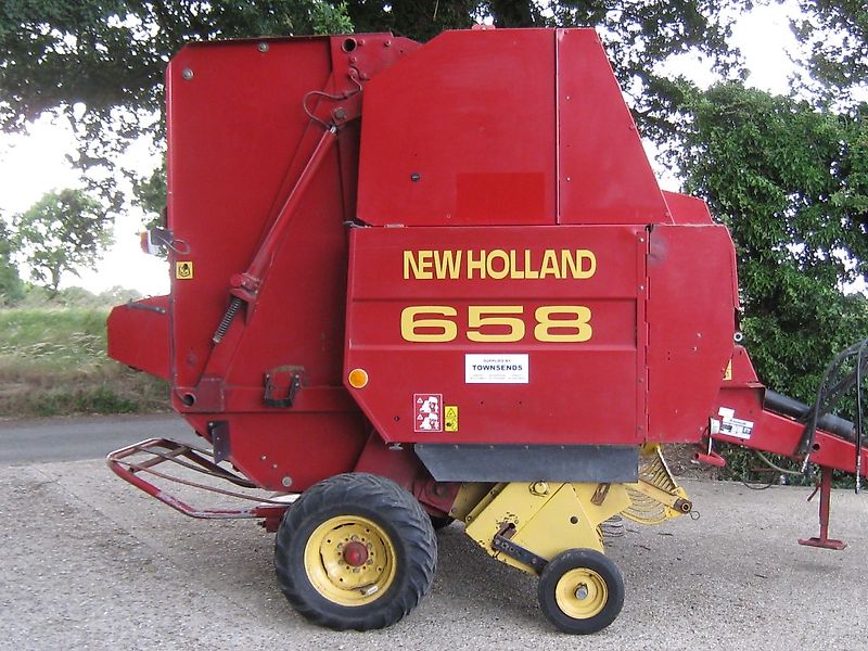 New Holland 658