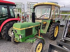 John Deere 830 mit 35PS