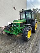 John Deere 2140