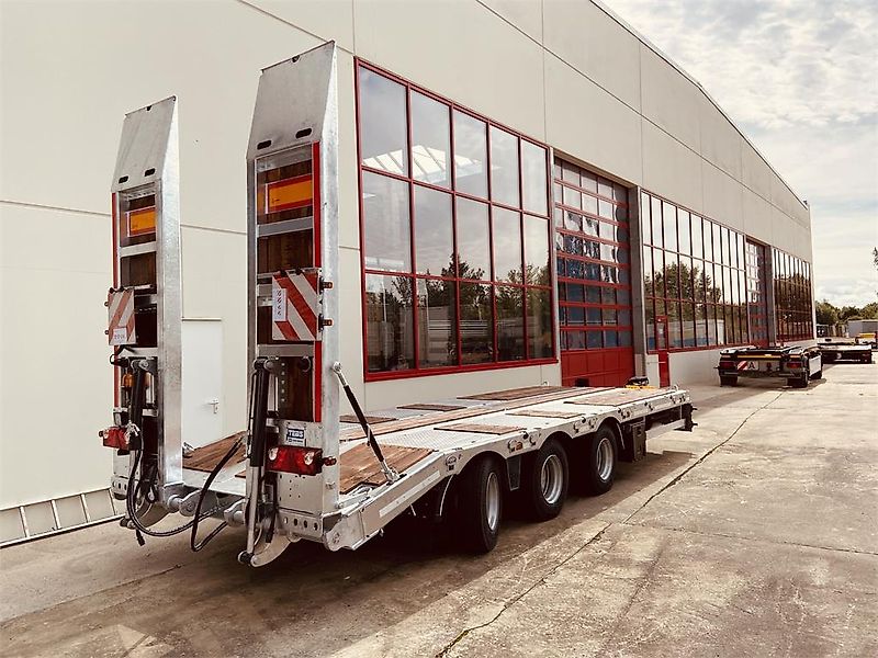 Möslein TT 28 Tridem- Tieflader 3 Achs, gelenktNeufahrzeu