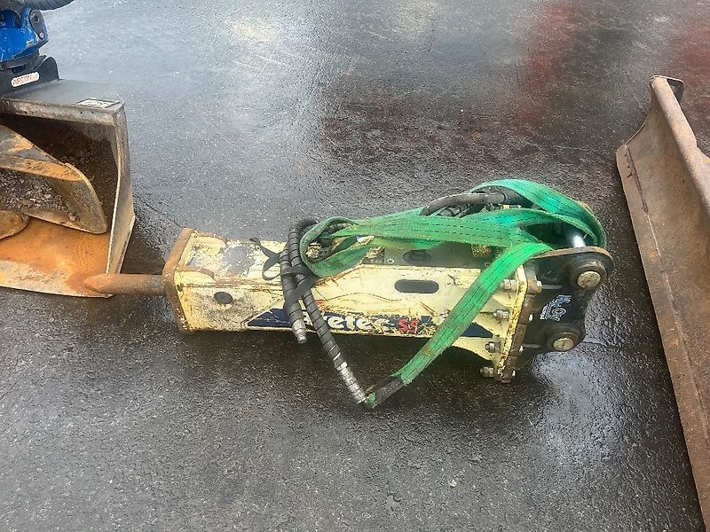 Bobcat E 62 / Pyörittäjä, 3 kauhaa, Vasara, Rasvari