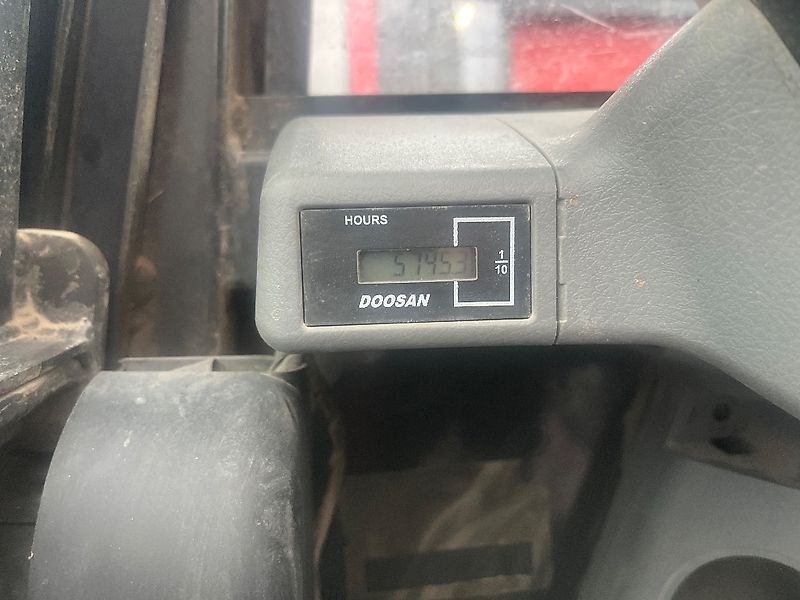 Bobcat E 62 / Pyörittäjä, 3 kauhaa, Vasara, Rasvari