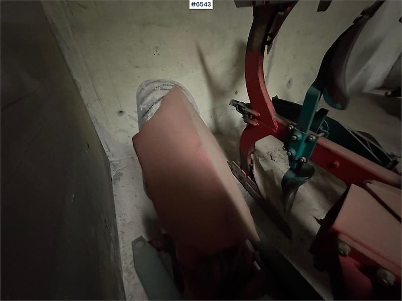 Kverneland PB100 6-Skjærs Vario Semi-Vendeplog