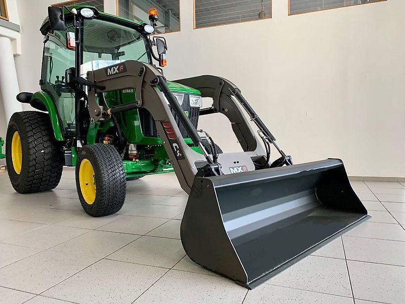 John Deere 4066R