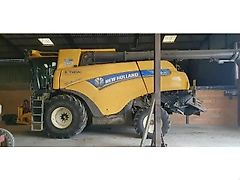 New Holland cr 8.90