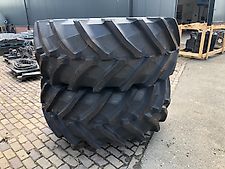 Trelleborg 600/70R28 TM900 op wiel Valtra Q-serie