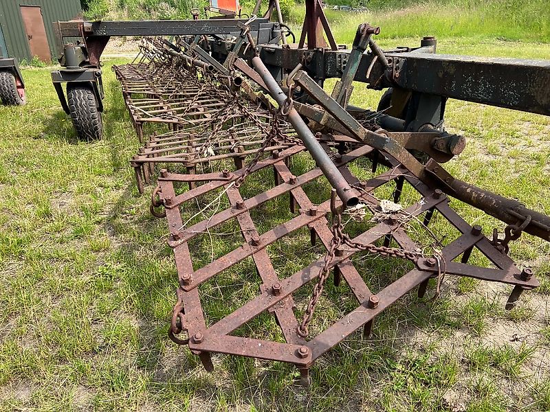 Fortschritt Kopplungswagen T 890 mit Eggen