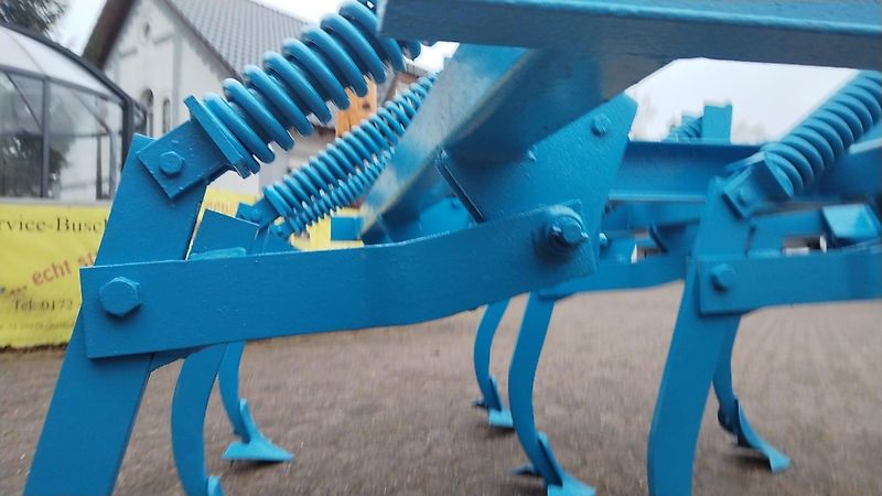Lemken Lemken Grubber 220cm Nonstop Fremdkörpersicherung an 9 Grubberstilen Rahmenhöhe 70cm Ideal zur Tannenbaumrodung Fremdkörpersicherung über Federpaket über Gewindestange einstellbar