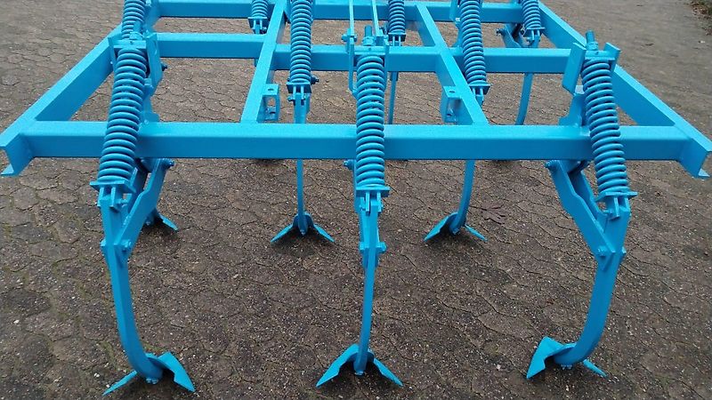 Lemken Lemken Grubber 220cm Nonstop Fremdkörpersicherung an 9 Grubberstilen Rahmenhöhe 70cm Ideal zur Tannenbaumrodung Fremdkörpersicherung über Federpaket über Gewindestange einstellbar