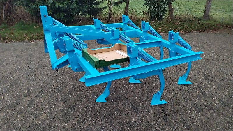 Lemken Lemken Grubber 220cm Nonstop Fremdkörpersicherung an 9 Grubberstilen Rahmenhöhe 70cm Ideal zur Tannenbaumrodung Fremdkörpersicherung über Federpaket über Gewindestange einstellbar