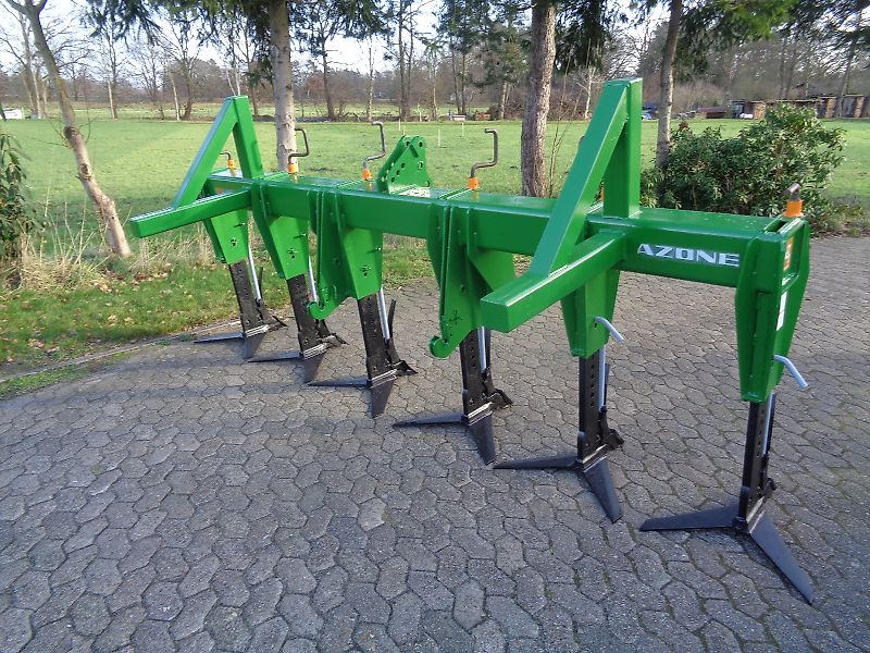 Amazone Amazone Amazone TL402 Tiefenlockerer 450 cm Arbeitsbreite 6 Grubberstiele mit 66,5 cm Reihenabstand Arbeitstiefe bis über 100 cm mit Drehspindeln ideal für 75 cm Reihenkulturen zur Lockerung von Pflugsohlen Verdichtungen Frontgrubber Vorbaugrubber