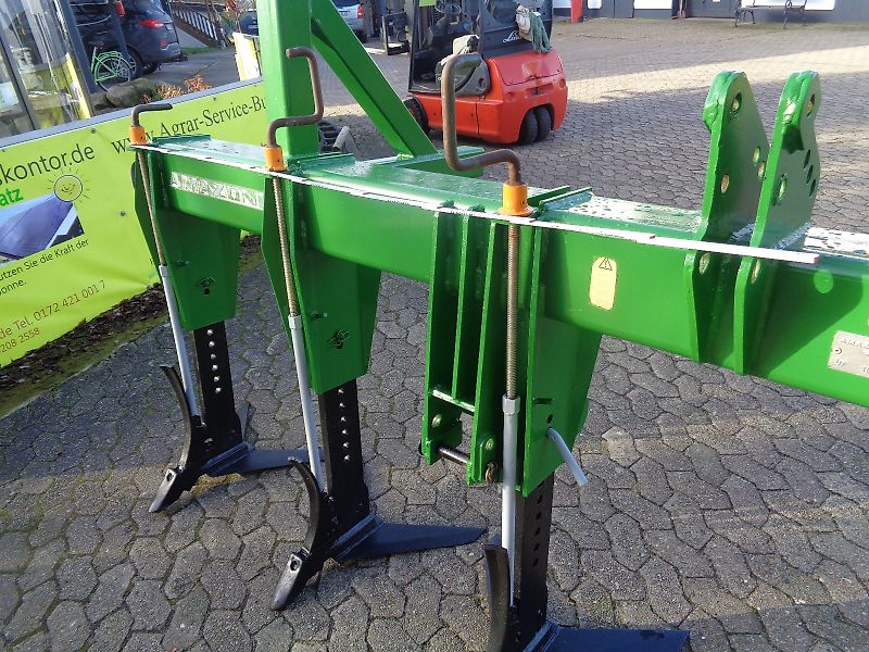 Amazone Amazone Amazone TL402 Tiefenlockerer 450 cm Arbeitsbreite 6 Grubberstiele mit 66,5 cm Reihenabstand Arbeitstiefe bis über 100 cm mit Drehspindeln ideal für 75 cm Reihenkulturen zur Lockerung von Pflugsohlen Verdichtungen Frontgrubber Vorbaugrubber