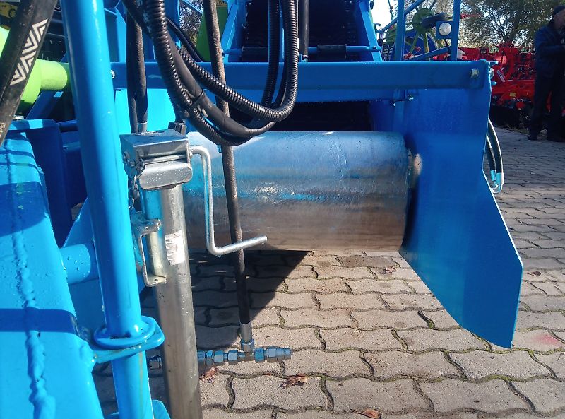 KRUKOWIAK; ( Schwadaufnehmer ) PYRUS II - Z ( Zwiebelsammler- Schwadaufnehmer)