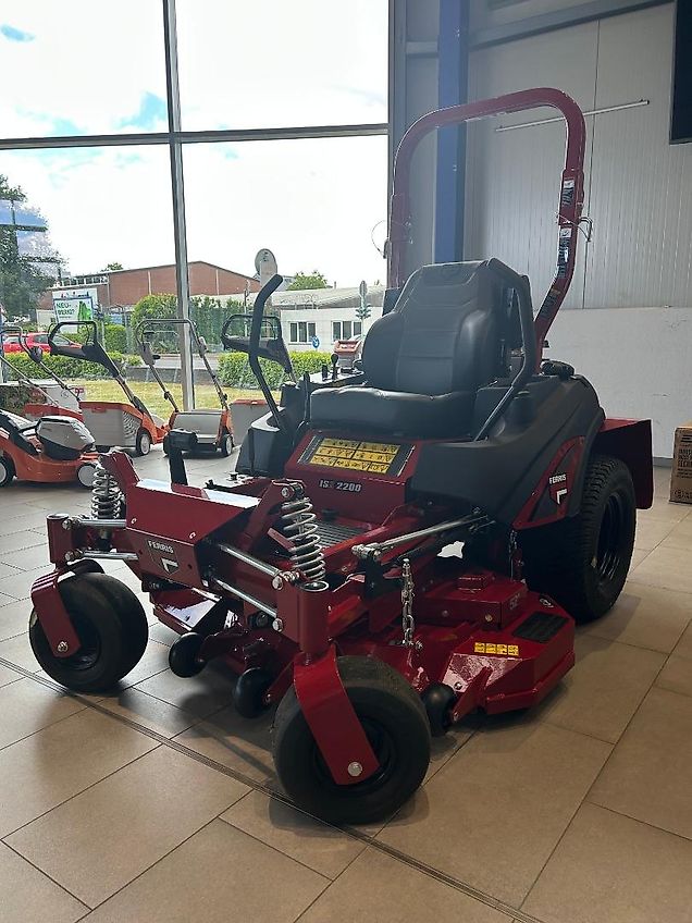 FERRIS ISX 2200