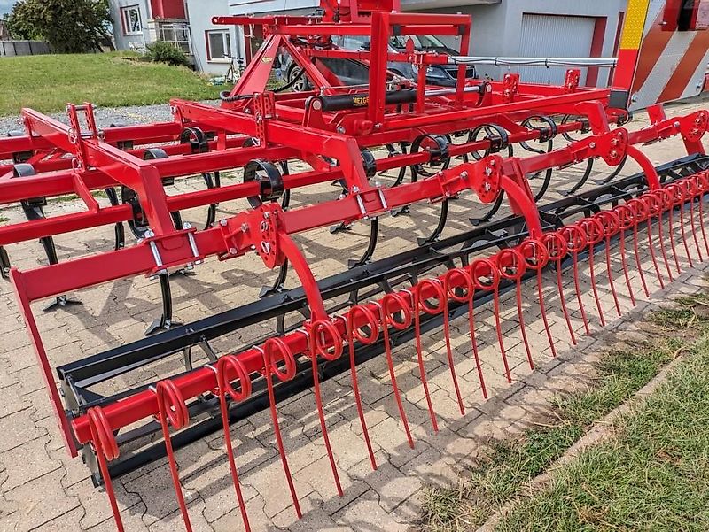 POM Leichtgrubber Meteor II 5,0m - optional mit APV Streuer