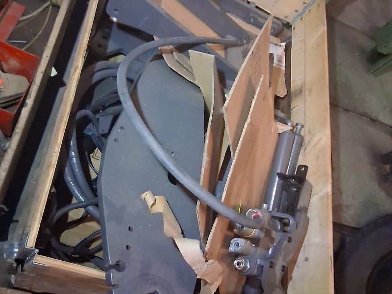 Massey Ferguson Frontladeranbaukonsole