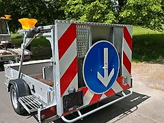 Nissen VZ 616 FAT kleine Ausführung Absperrtafel B3 Vorwarntafel Verkehrsleittafel Verkehrssicherungsanhänger Verkehrsleitanhänger Horizont Trebbiner