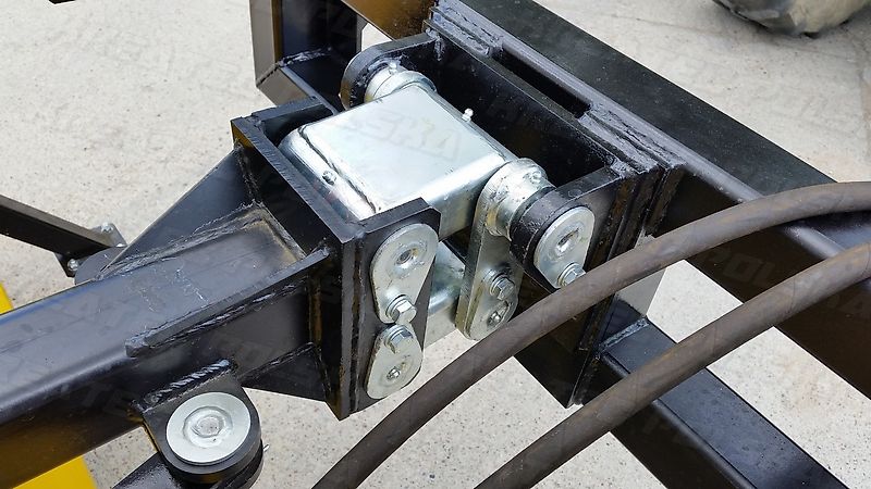 KREATEC Kehrmaschine /Kehrbesen/Veegmaschine/sweeper aus ST52, Burste 620 mm