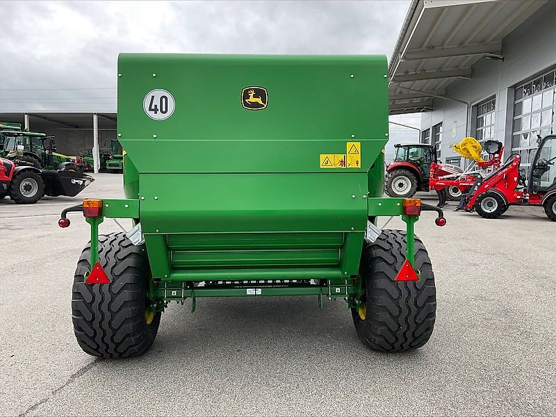 John Deere F 441 M Rundballenpresse