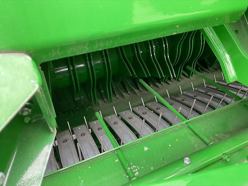 John Deere F 441 M Rundballenpresse