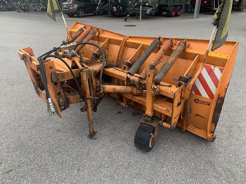 Hauer Schneepflug SRS 2600